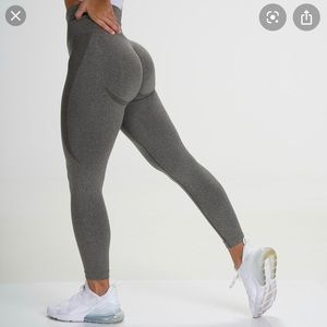 PRICE FIRM!! NVGTN KHAKI SEAMLESS CONTOUR LEGGINGS